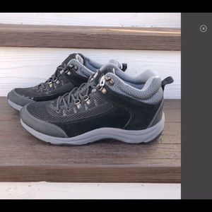 Vionic Women’s Cypress Trail Walking Shoes